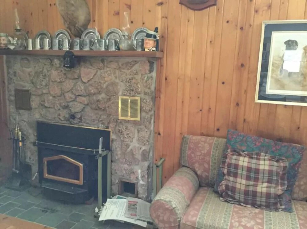 Salmon Pool Inn
