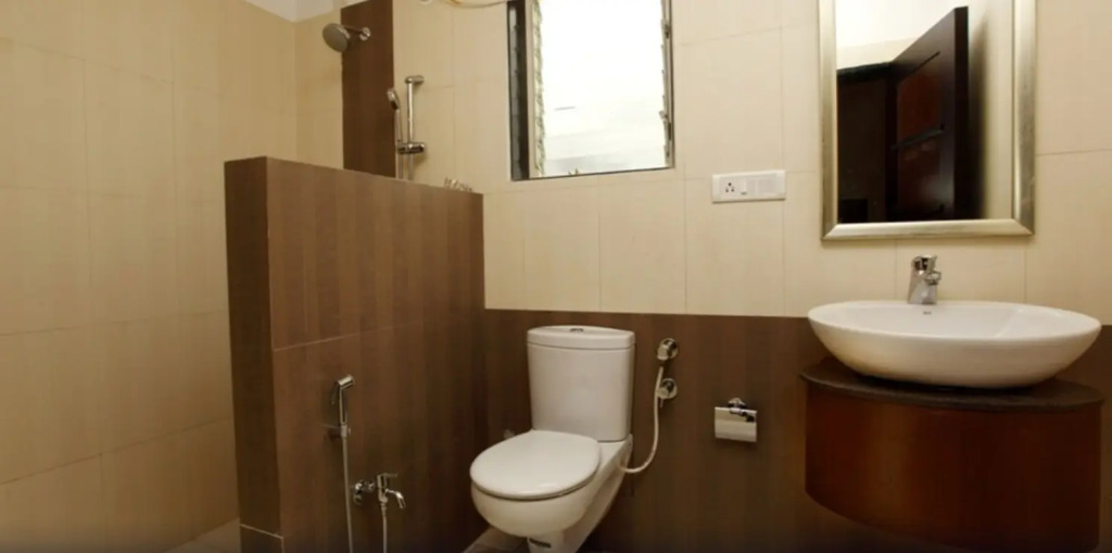 The Golden Suites & Spa, Calangute, 5 mins odd drive to the beach