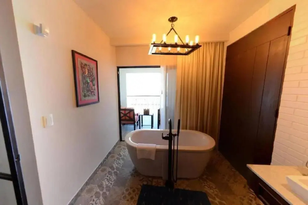 Spacious 4 BR Apt in Cabo