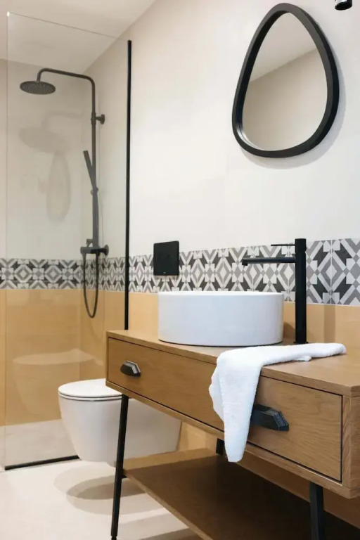 Marea Luxury Suites