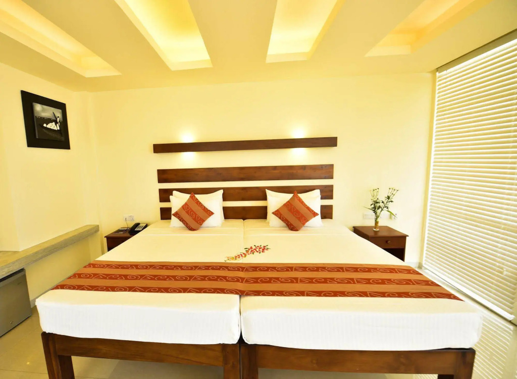Beacon Beach Hotel