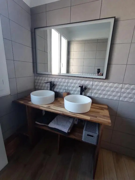 Appartement spacieux en centre ville, 2 chb, terrasse et garage