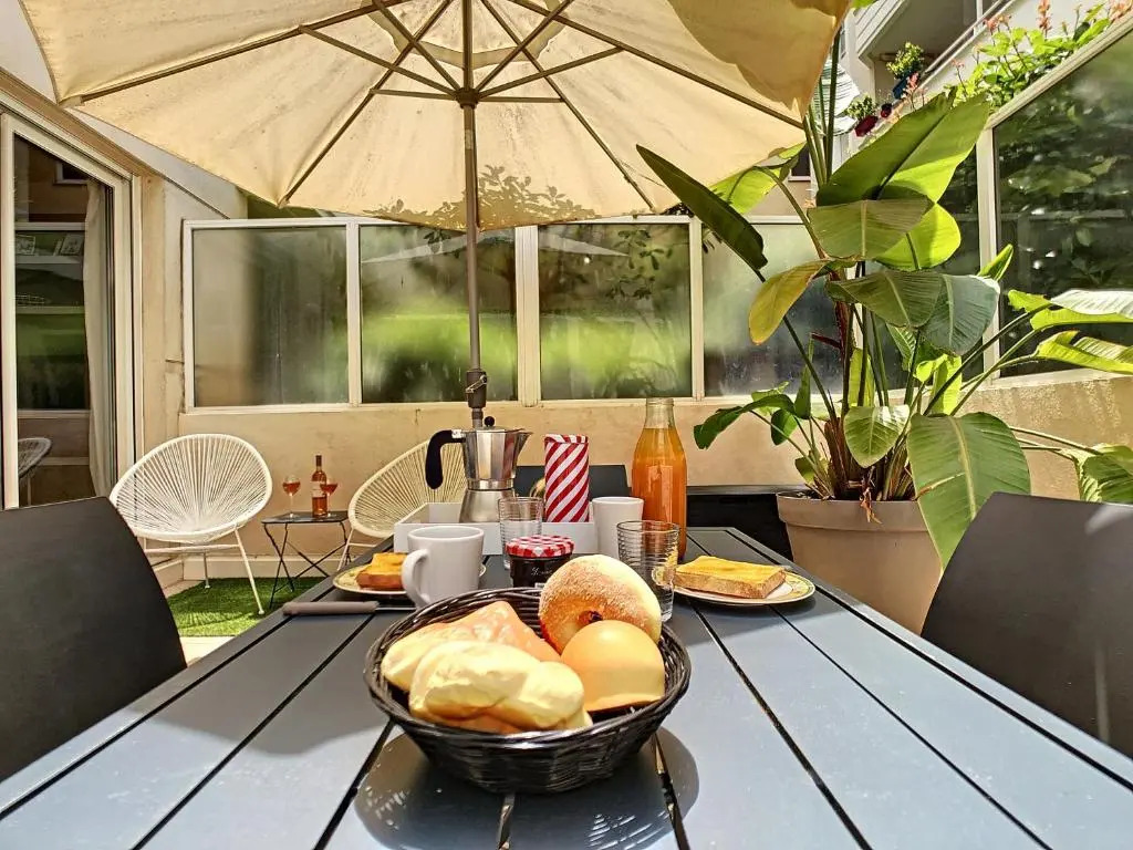 Nestor&Jeeves - BERLIOZ PATIO - Central - Residential area - Patio 20m