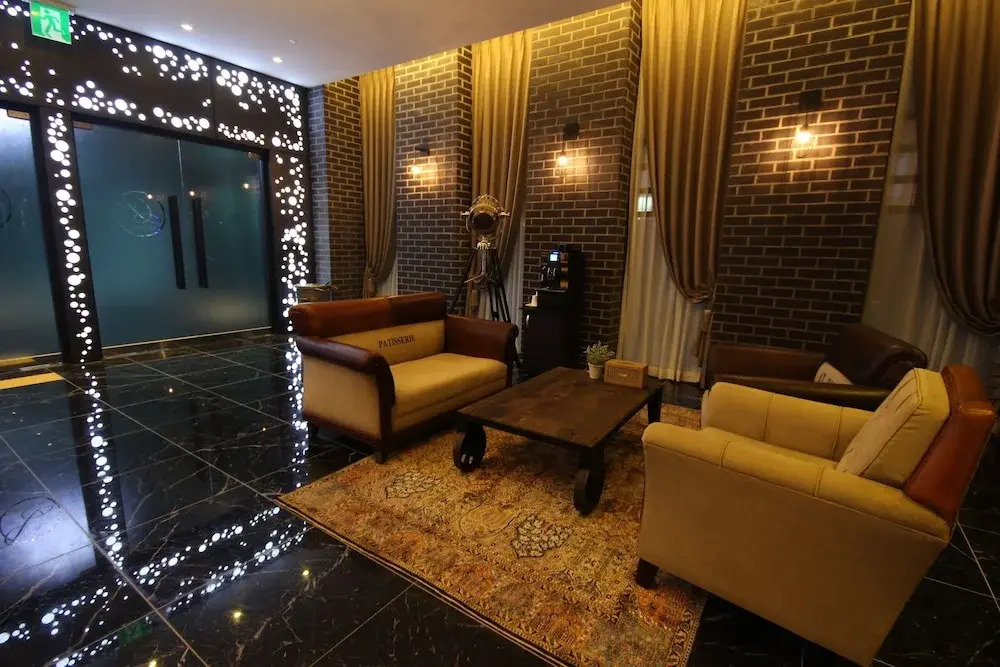 Pandora Hotel