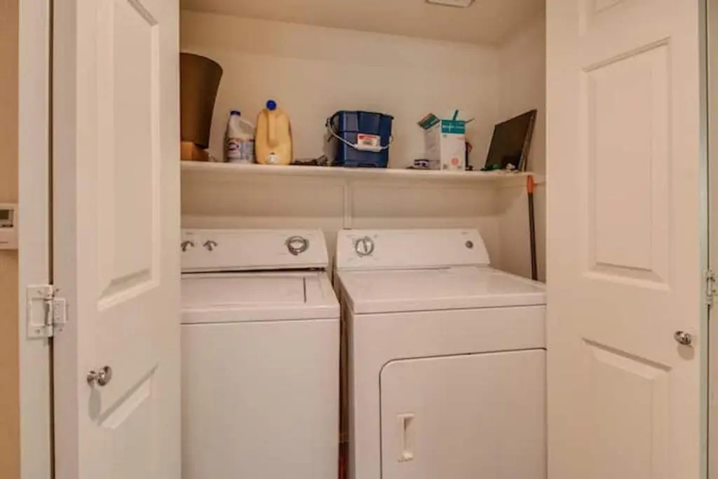 Luxury Paradise Valley Condo, Complete Remodel!
