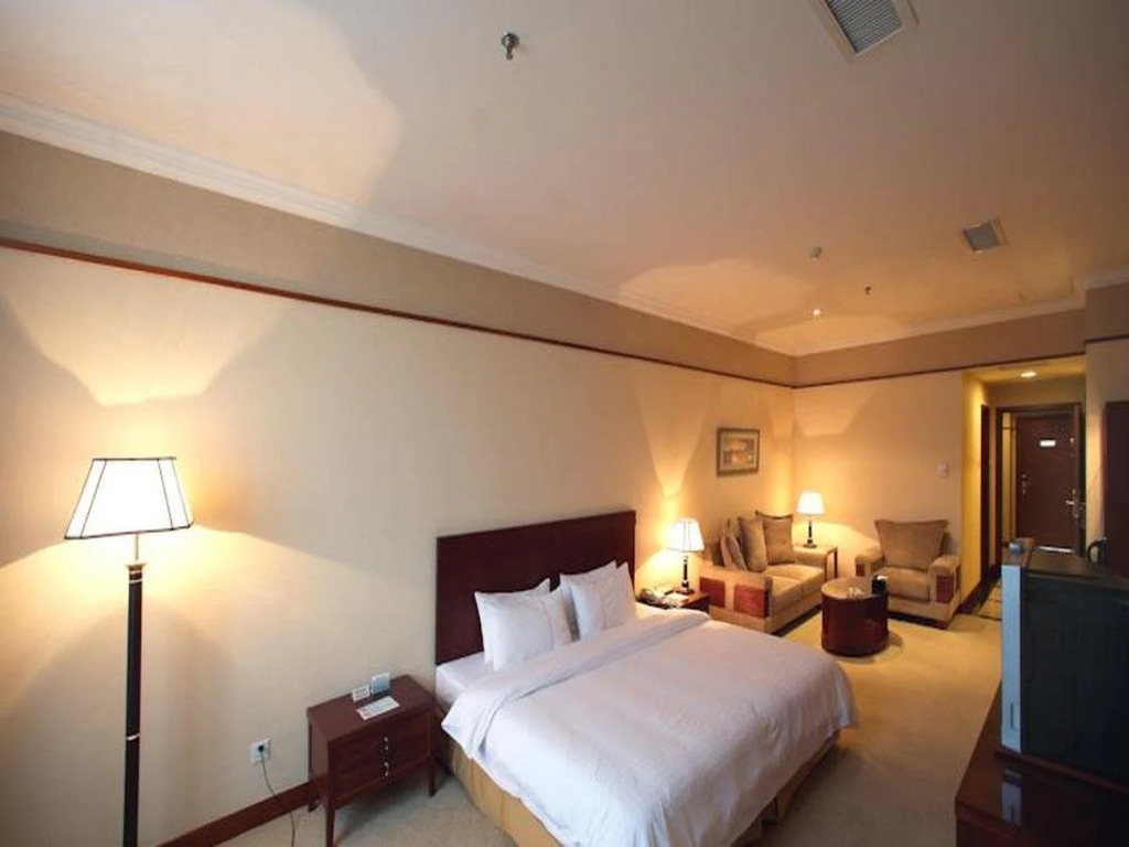 Yashidu Suites Hotel