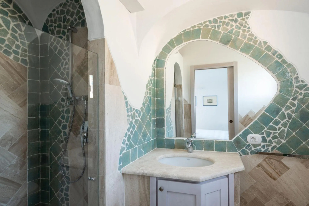 it has 1 bedroom communicating with living room with sofa bed, kitchen, large terrace (with table an-SHERDEN BILO 8