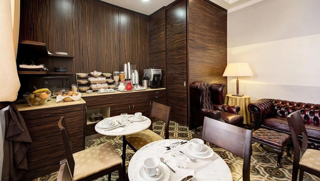 939 Hotel