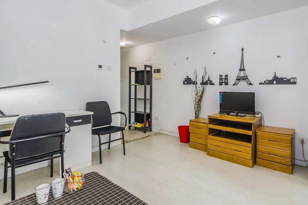 MOOS Apartments