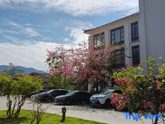 Liuxi Riverside Hotel