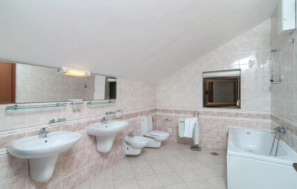Awesome Apartment in Bol With 2 Bedrooms and Wifi