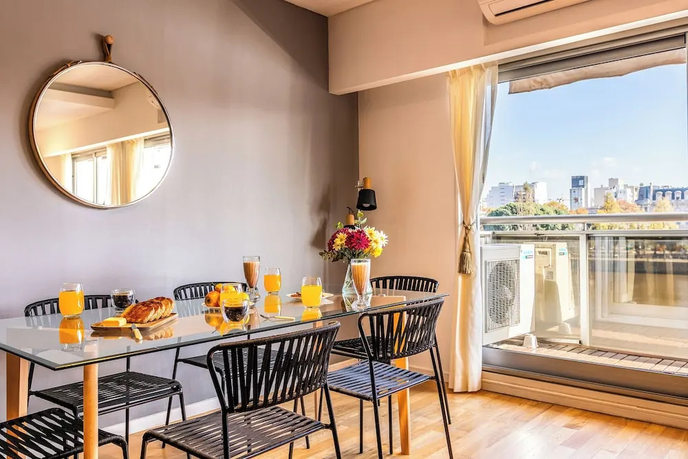 2BR Family Apt Puente de la Mujer View