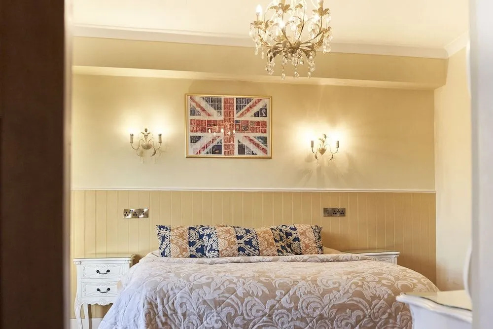 Quilt and Croissants Guest House
