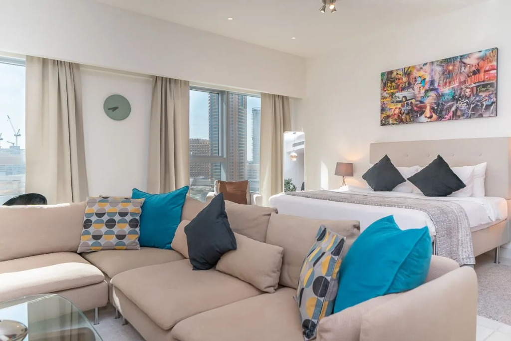 Bright and spacious Studio in DIFC