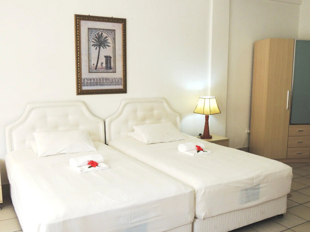 Reef Holiday Apartments