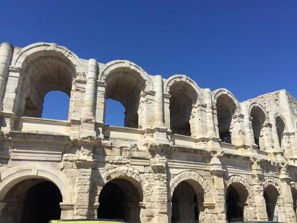7 En Arles