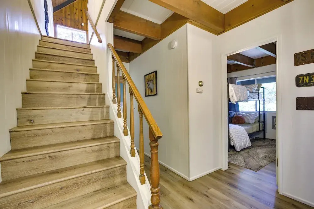 Cozy & Chic Lake Arrowhead Cabin w/ Deck