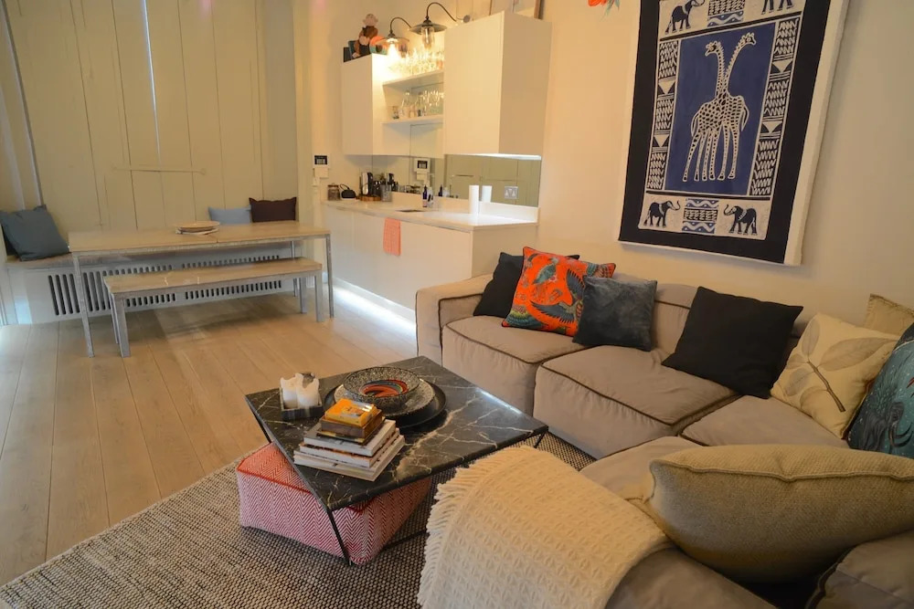1 Bedroom Flat Near Royal Oak Station