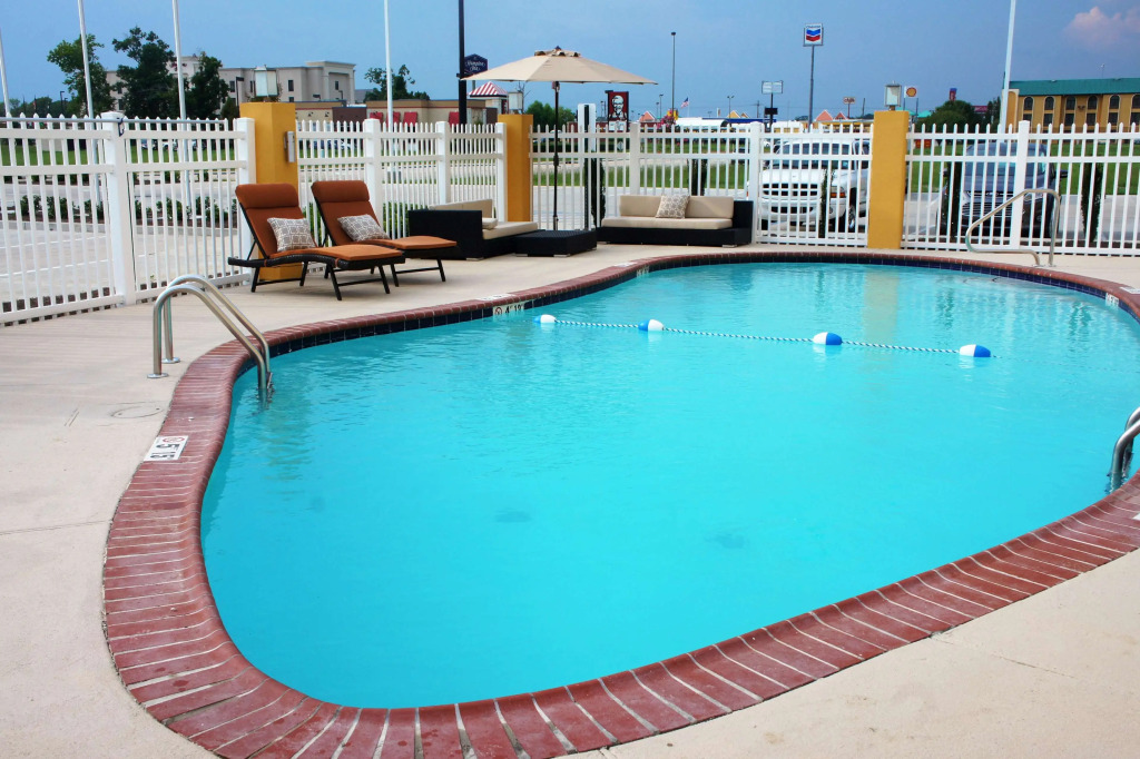 La Quinta Inn & Suites by Wyndham Gonzales LA