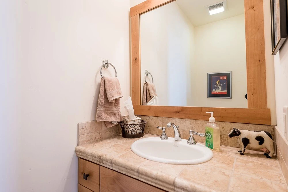Angani Way Townhome 102 by Alpine Lodging Sun Valley
