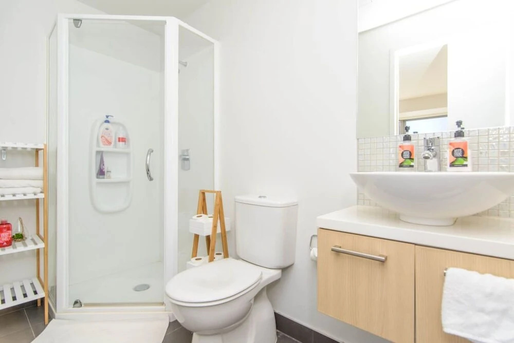 Modern 2 Bedroom Apartment in the CBD