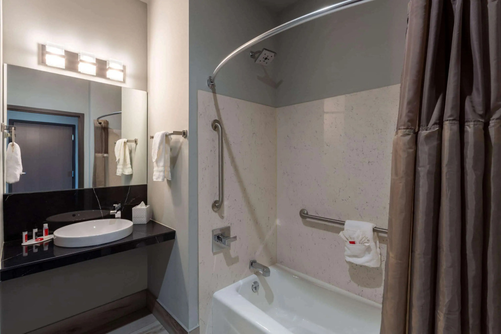 Baymont Inn & Suites by Wyndham Madison