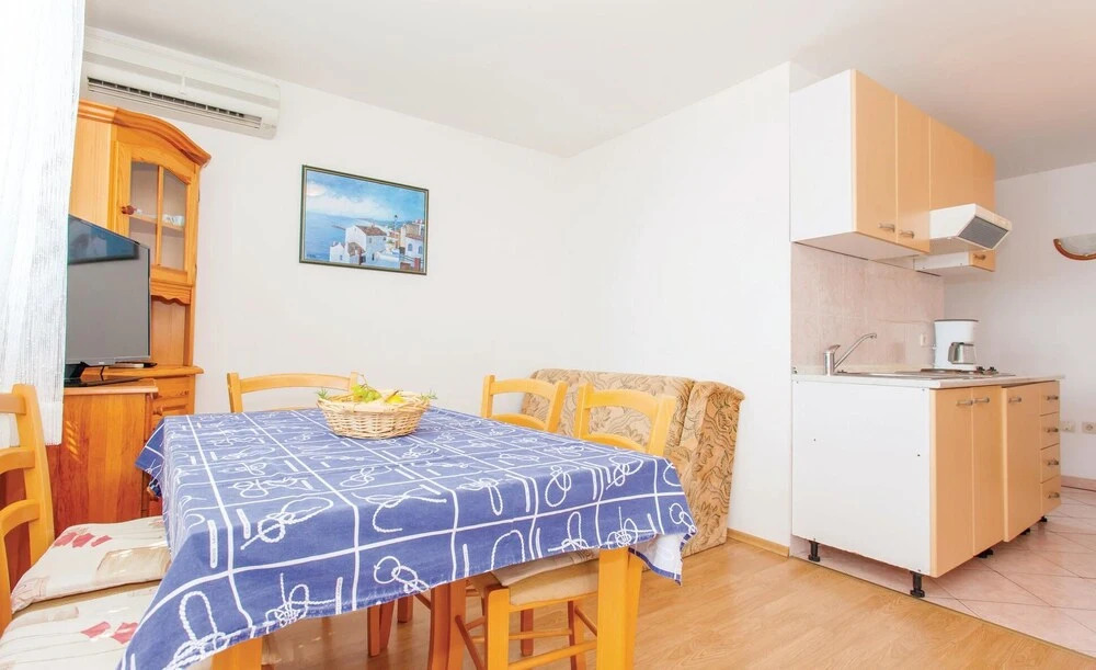 Beautiful Home in Malinska With Wifi and 3 Bedrooms