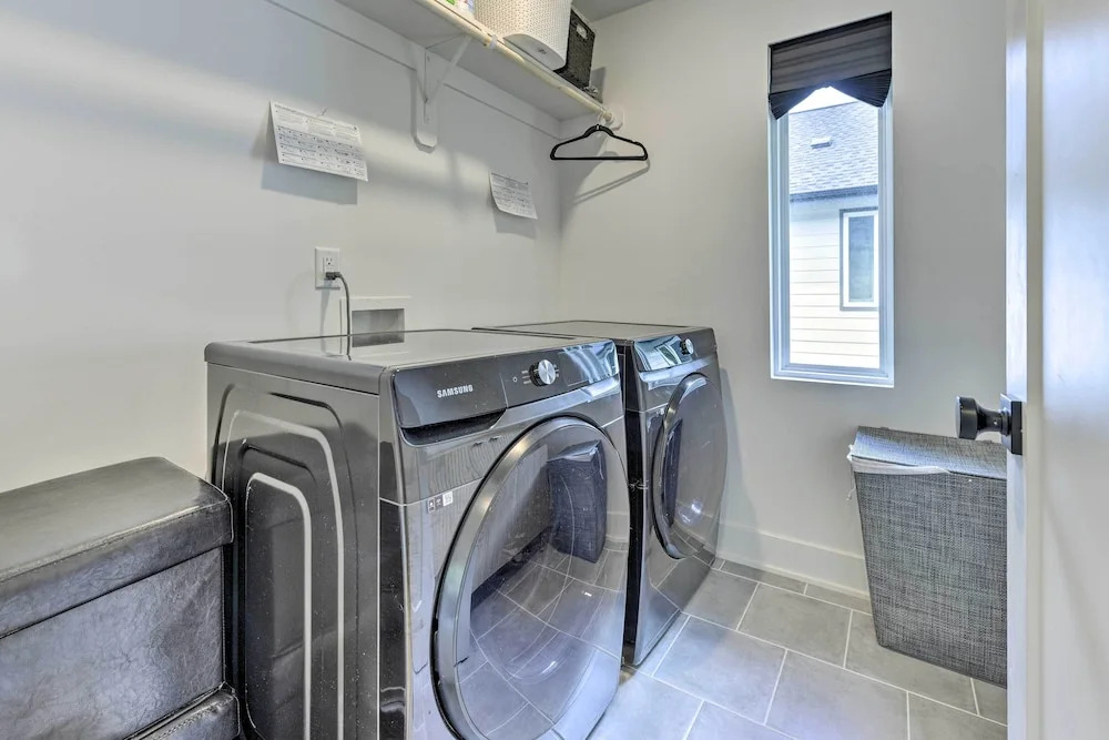 Modern Raleigh Home w/ Patio ~ 2 Mi to Downtown!