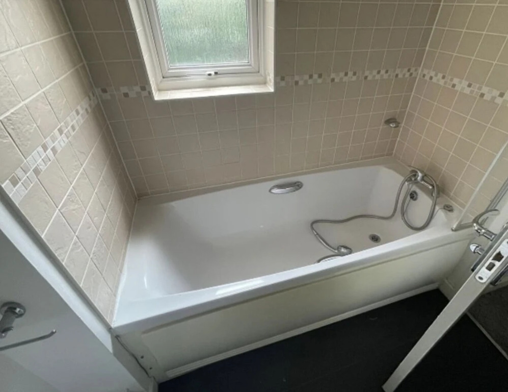 Impeccable 4-bed House Next Door to the Liberty