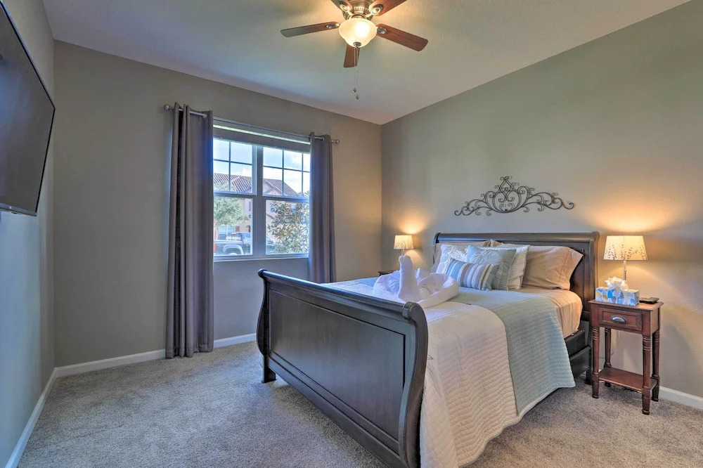 9 Mi to Disney: Home w/ Patio + Community Perks