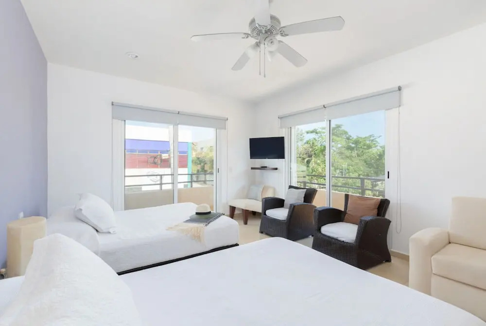 Spacious 2BR Condo Well-located Wifi Concierge