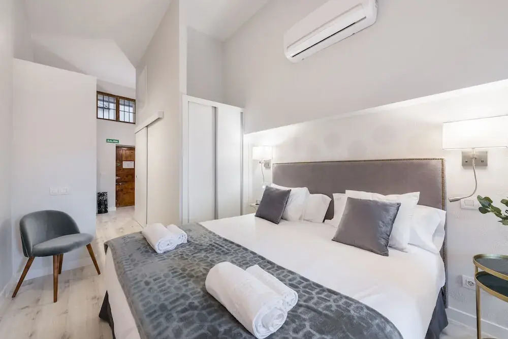 Apartment 1Bd With Balcony in Plaza Mayor Square. Plaza Mayor II