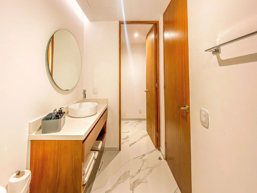 Pacific Corner Studio With Private Garden Light Bright