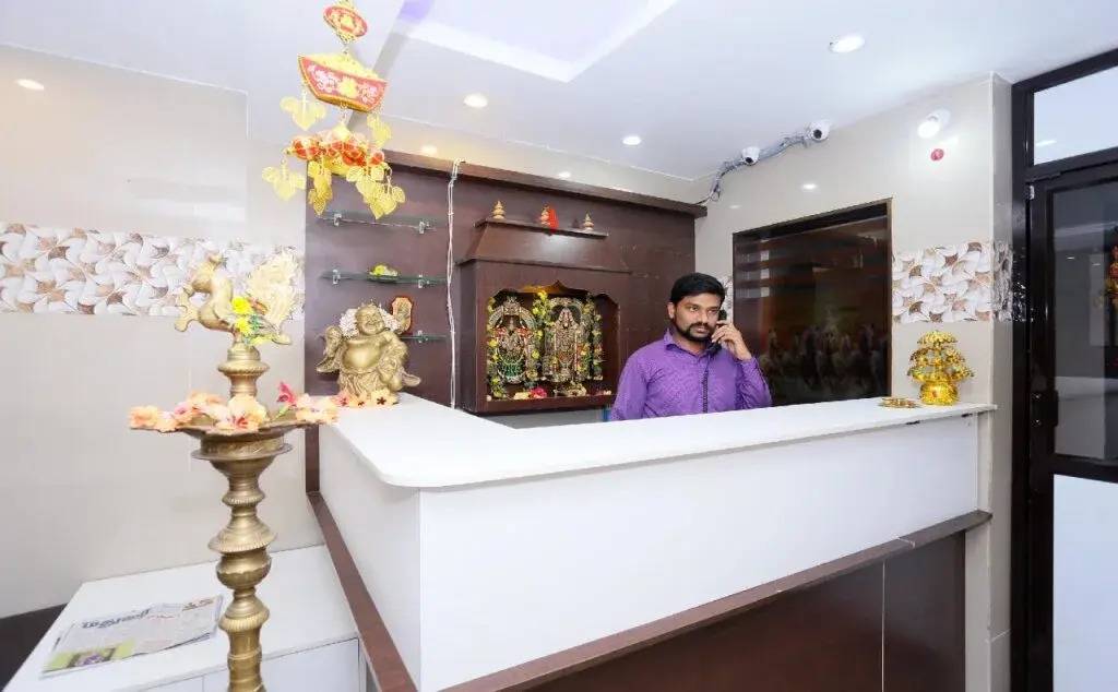 Viswa Towers By OYO Rooms