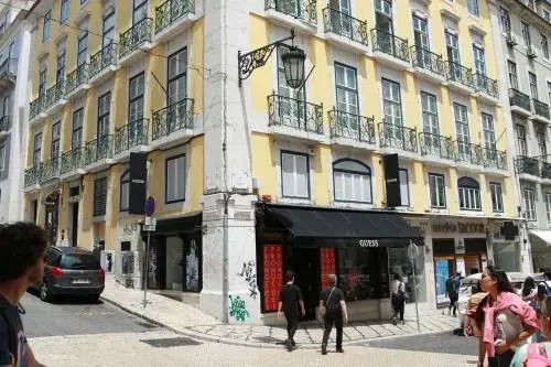 Lovelystay - Chiado 3Bedroom Wonder