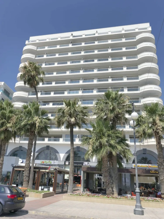 Finikoudes Luxury Apartments