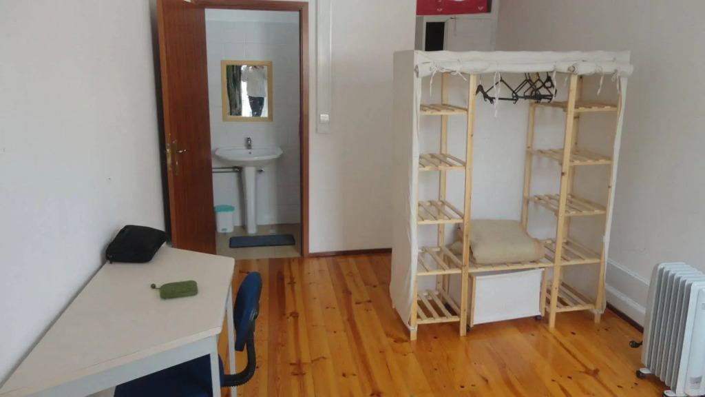 Be Coimbra Hostels