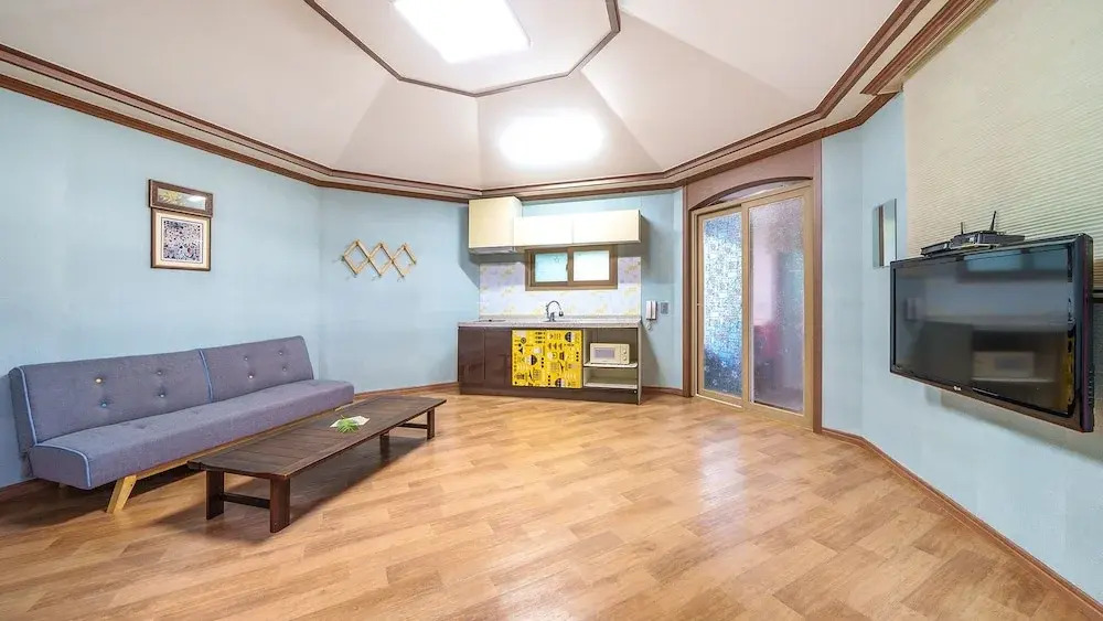 Clear morning pet friendly pension