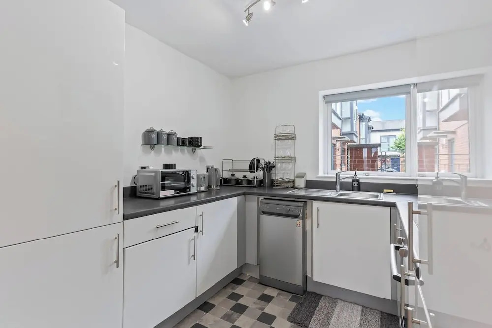 3-bed Elegant House Near Museums, Bullring & Parks