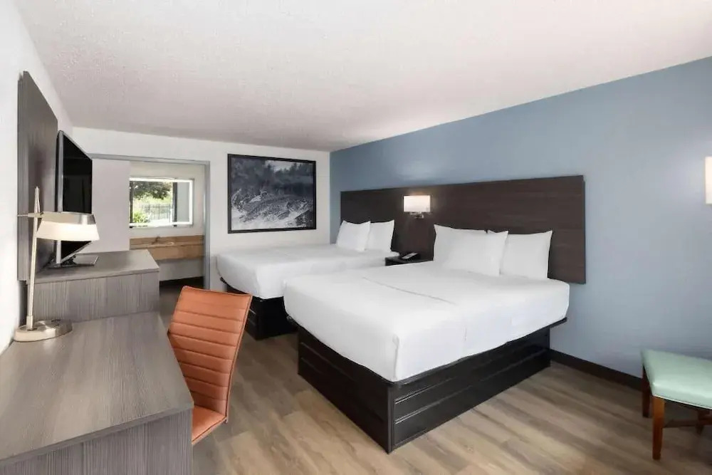Super 8 by Wyndham Riverside AL