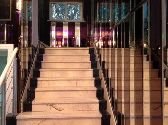 Shanghai Aiding Fashion Hotel