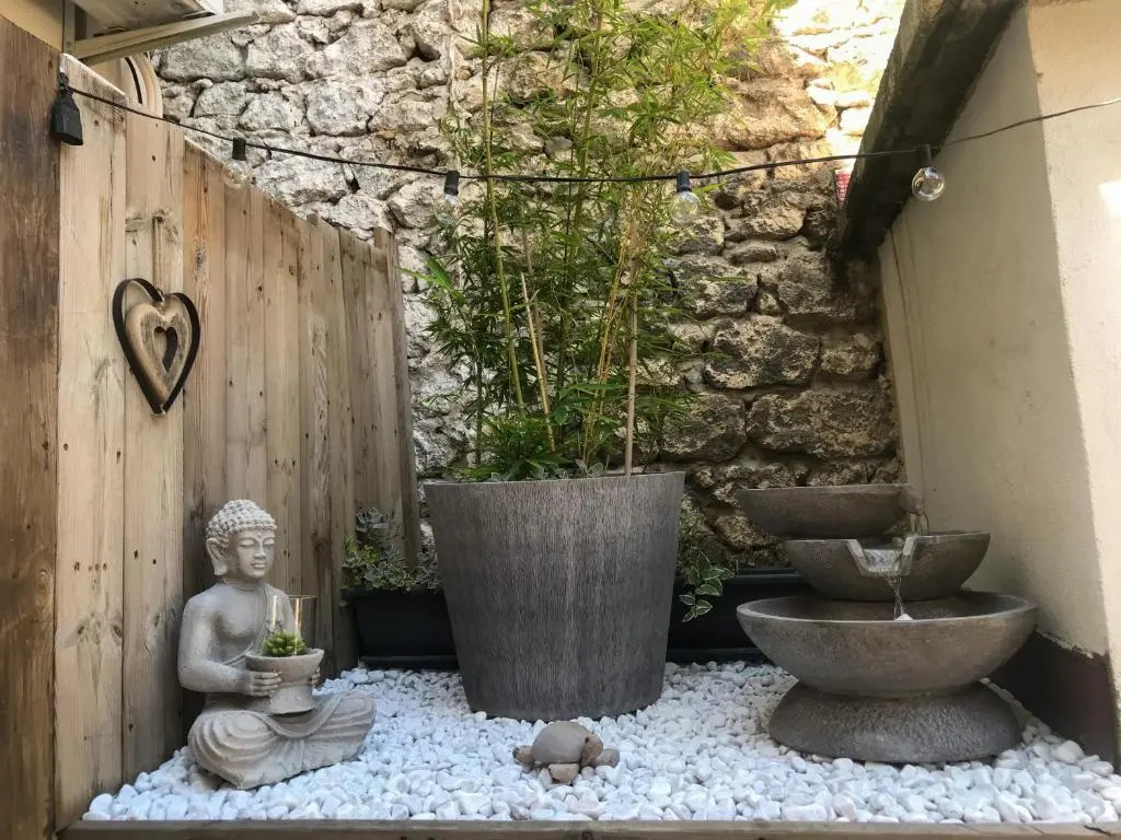 Appartement INTRAMUROS RARE T2 Paisible avec terrasse privée et Climatisation