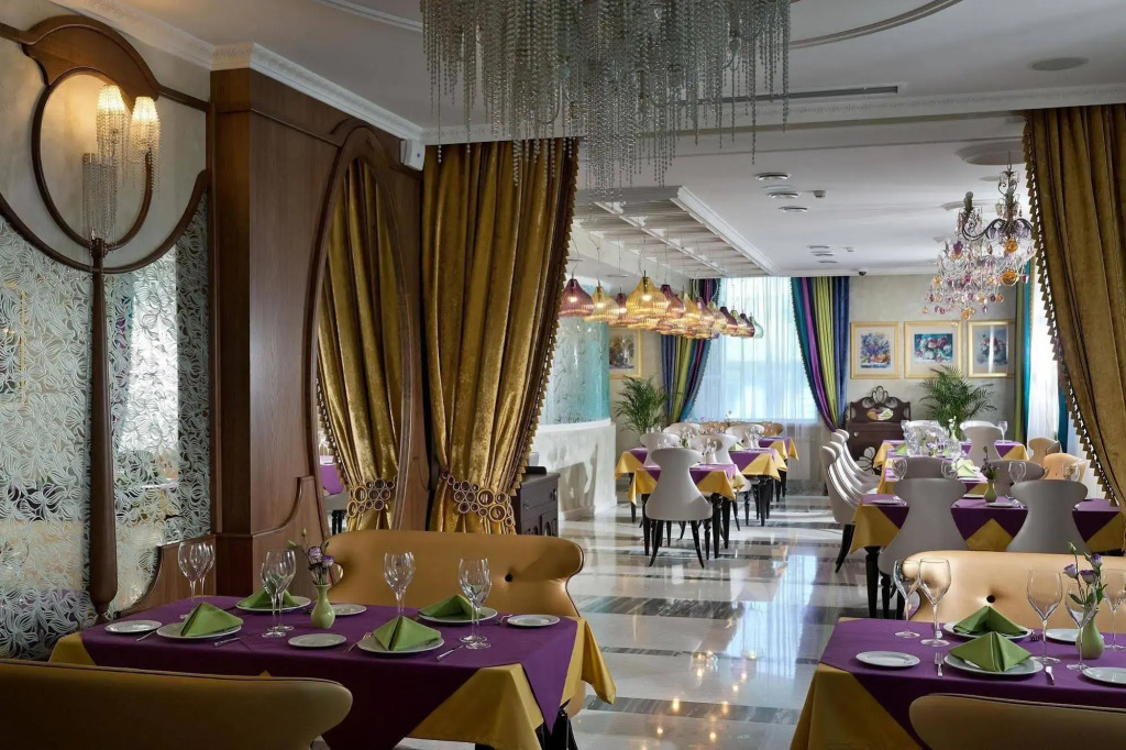 Iris Art Hotel