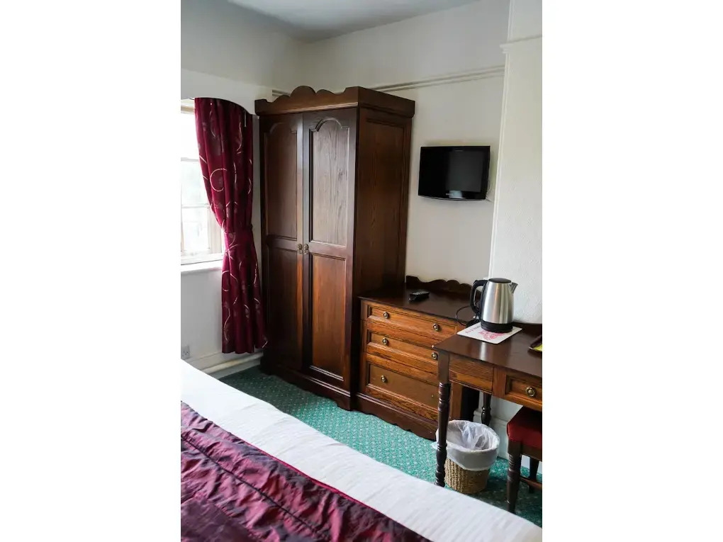 Fox & Hounds Hotel