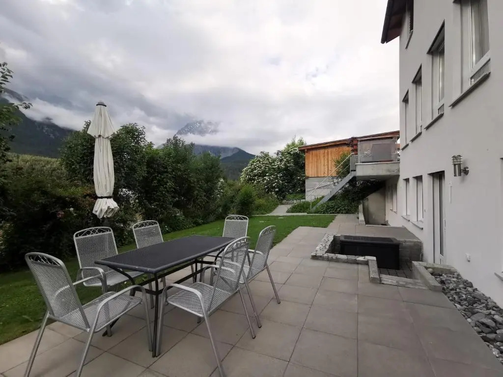Chasa Aquileia Scuol - Bergblick, Komfort, 6 Pers, zentral, Terrasse, Gratis Parken, Wlan