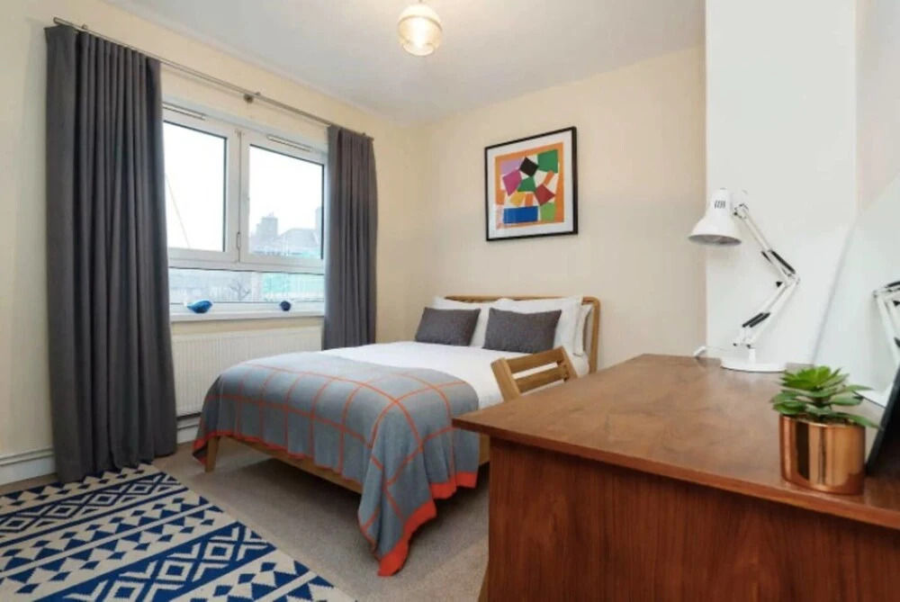 Quintessential 2 BR London Bridge Apartment