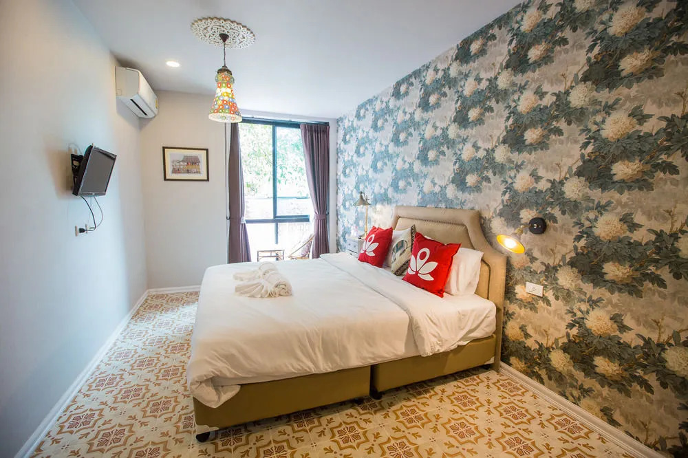ZEN Rooms Manee Nopparat Soi 1
