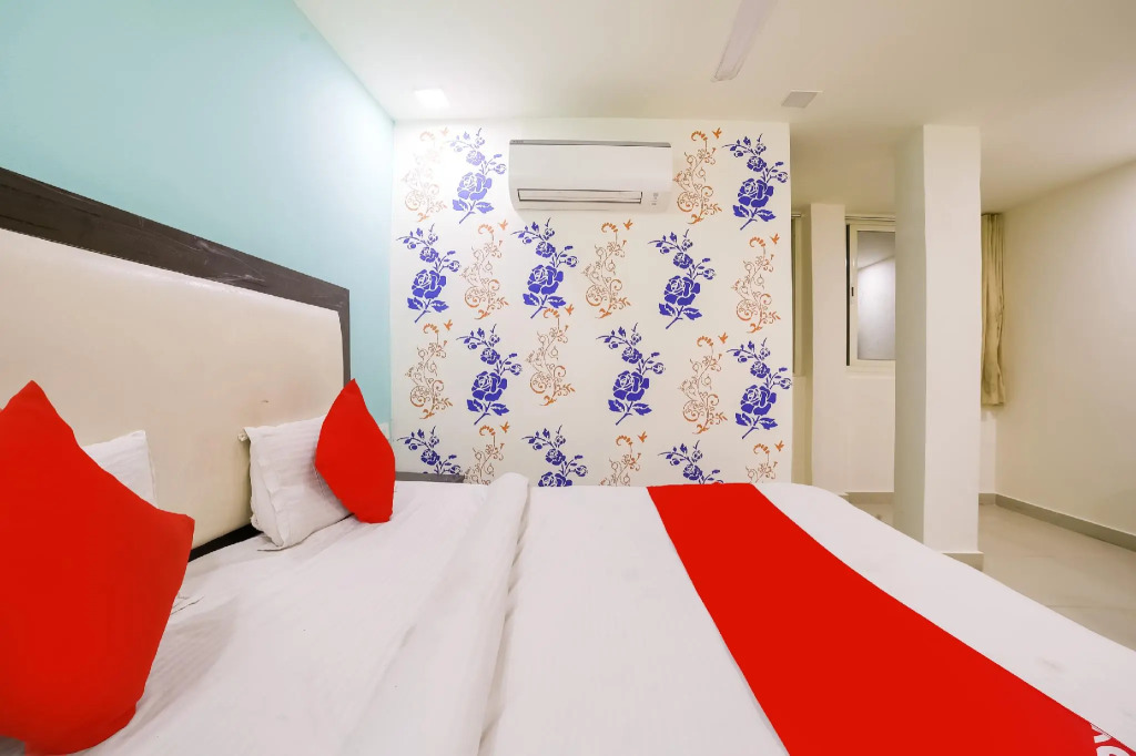 OYO 78617 Flagship Comfort Zone Inn