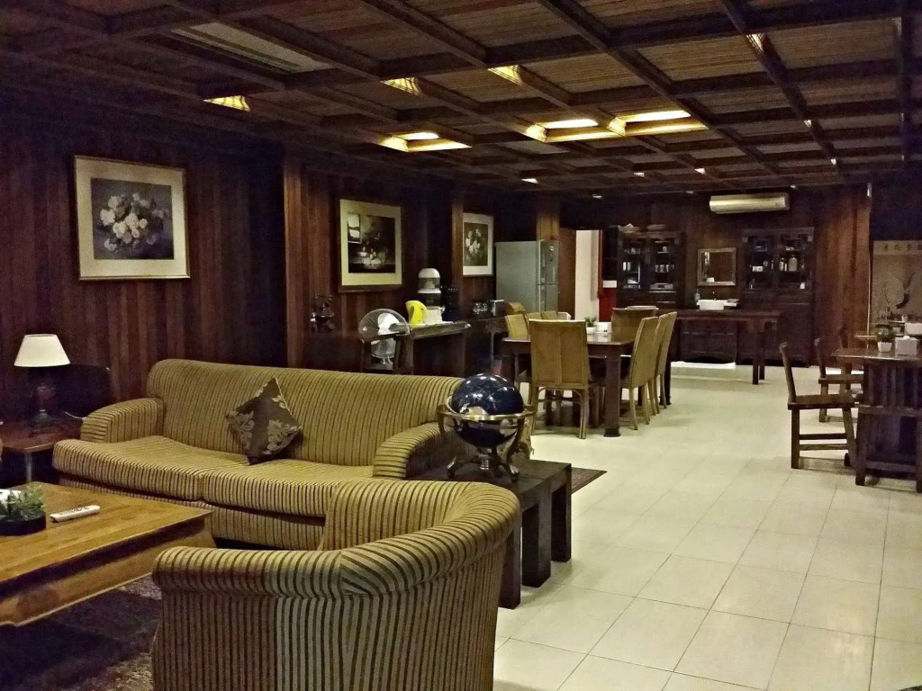 Rainforest Bed & Breakfast Hotel