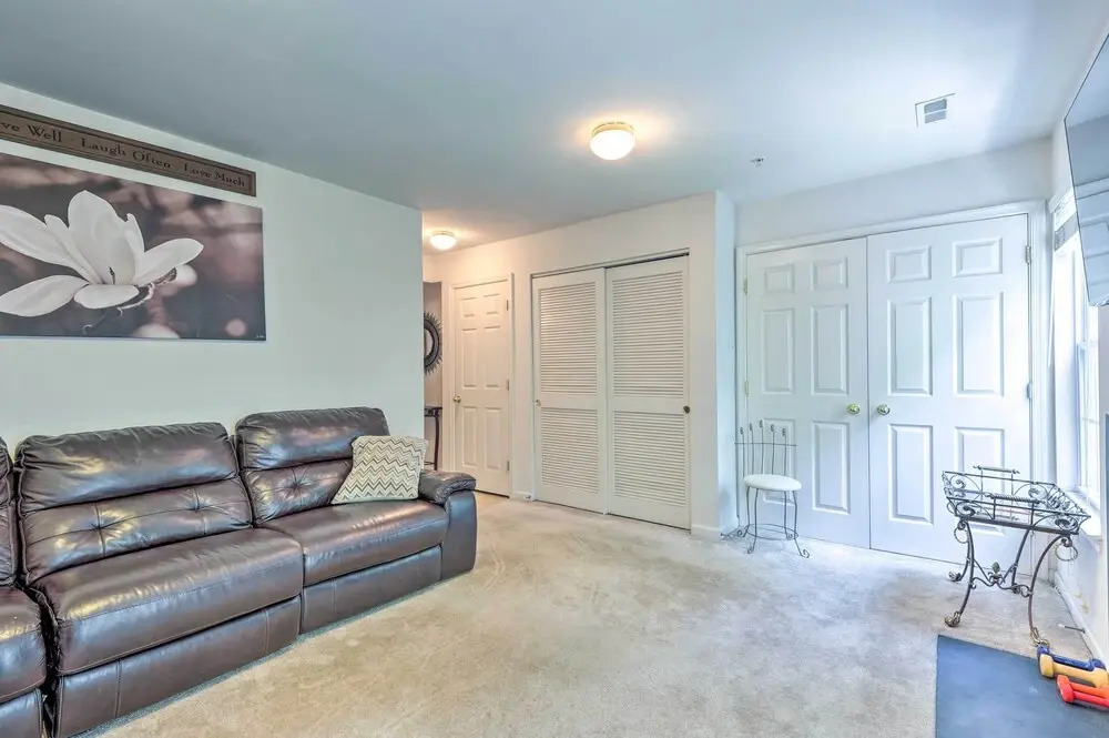 Elkridge Townhome ~ 15 Mi to Dtwn Baltimore!